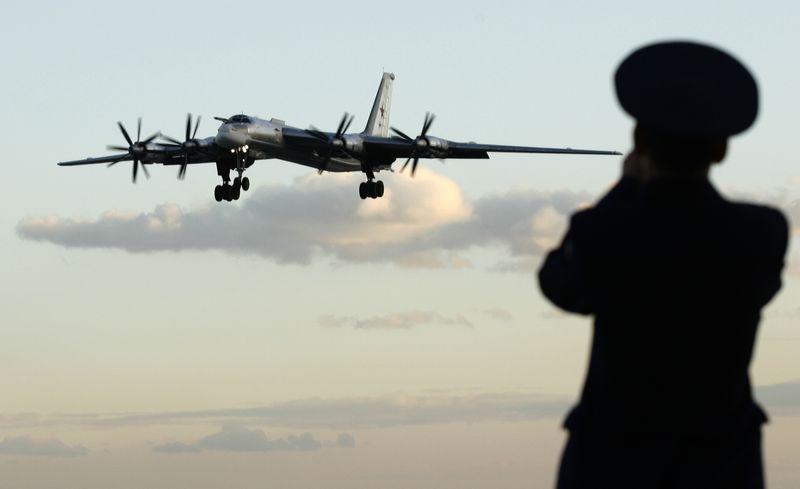 &copy; Reuters. Un bombardier russe TU-95. /Photo prise le 7 août 2008/REUTERS/Sergei Karpukhin 