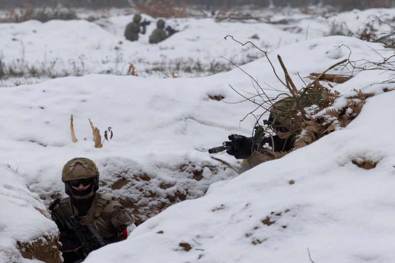 &copy; Reuters. Soldados ucranianos participam de treinamento em Wedrzyn, na Polônia
07/12/2023
REUTERS/Kuba Stezycki