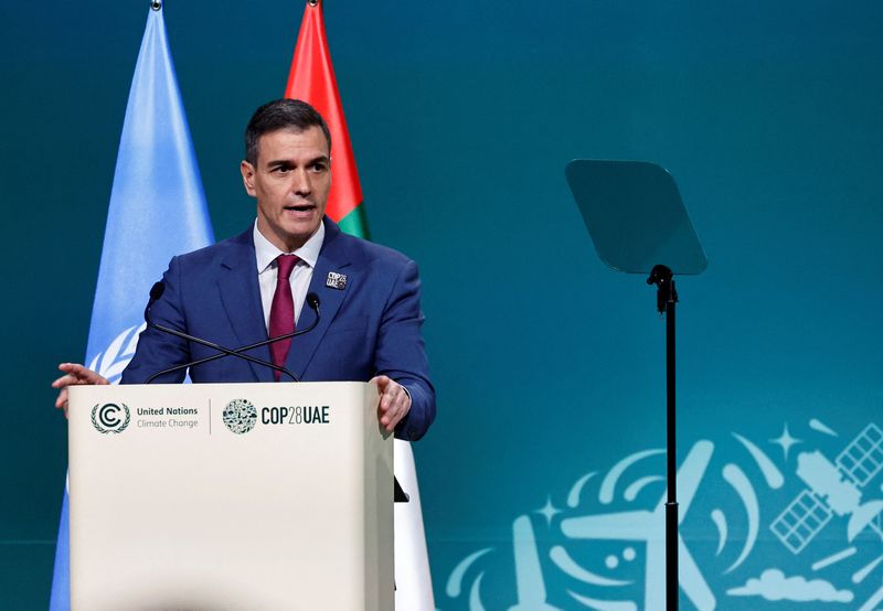 &copy; Reuters. FILE PHOTO: Spain's Prime Minister Pedro Sanchez delivers a national statement at the World Climate Action Summit during the United Nations Climate Change Conference (COP28) in Dubai, United Arab Emirates, December 1, 2023. REUTERS/Thaier Al Sudani/File P