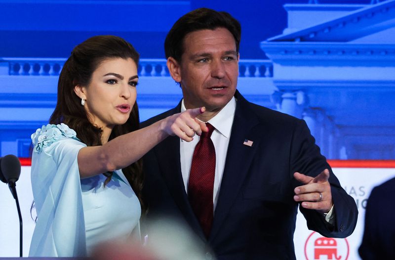 &copy; Reuters. Florida Governor Ron DeSantis leaves the stage with his wife Casey after the conclusion of the second Republican candidates' debate of the 2024 U.S. presidential campaign at the Ronald Reagan Presidential Library in Simi Valley, California, U.S. September