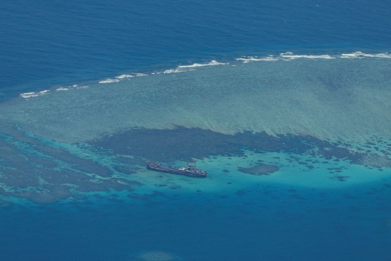 © Reuters. منظر جوي لجزيرة سكند توماس شول غير المأهولة في  بحر الصين الجنوبي يوم التاسع من مارس آذار 2023. صورة لرويترز.