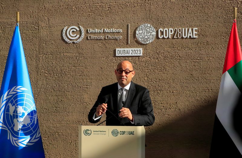 &copy; Reuters. El secretario ejecutivo de la Convención Marco de las Naciones Unidas sobre el Cambio Climático (CMNUCC), Simon Stiell, habla durante una rueda de prensa en la Conferencia de las Naciones Unidas sobre el Cambio Climático (COP28) en Dubái, Emiratos Ár