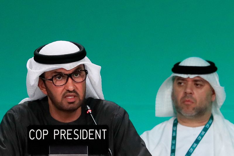 © Reuters. سلطان الجابر رئيس مؤتمر الأمم المتحدة المعني بتغير المناخ (كوب28) يلقي كلمة أمام الجلسة العامة للمؤتمر في دبي يوم الاثنين. تصوير: توماس موكويا - رويترز.
