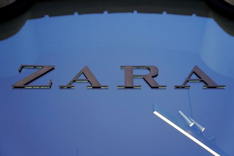 &copy; Reuters. FILE PHOTO: The logo of Zara clothes store, part of the Spanish Inditex group, is seen in Bilbao, Spain, November 30, 2021. REUTERS/Vincent West/File Photo