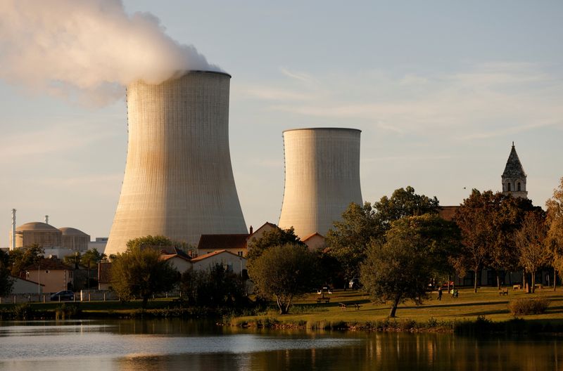 &copy; Reuters. Centrale nucléaire d'EDF à Civaux, France. /Photo prise le 8 2021 octobre. REUTERS/Stephane Mahé/File Photo