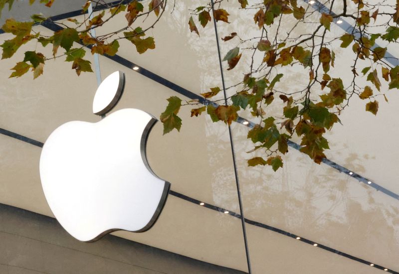 &copy; Reuters. Logo da Apple na entrada de loja em Bruxelas, na Bélgica
28/11/2022
REUTERS/Yves Herman