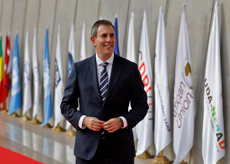 &copy; Reuters. FILE PHOTO: Australian Treasurer Jim Chalmers poses for a photograph as he arrives to attend a G20 finance ministers' and Central Bank governors' meeting at Gandhinagar, India, July 18, 2023. REUTERS/Amit Dave/File Photo