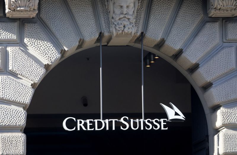 &copy; Reuters. FILE PHOTO: A logo is seen on the headquarters of Swiss bank Credit Suisse on Paradeplatz in Zurich, Switzerland March 16, 2023. REUTERS/Denis Balibouse/File Photo