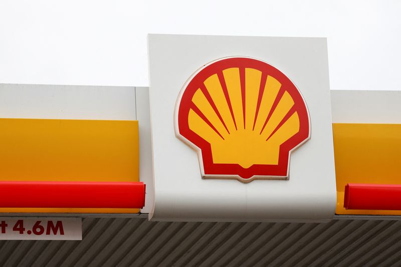 &copy; Reuters. FILE PHOTO: A view shows a logo of Shell petrol station in South East London, Britain, February 2, 2023. REUTERS/May James