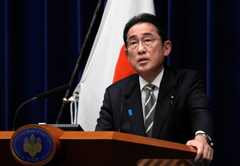 &copy; Reuters. Japanese Prime Minister Fumio Kishida speaks during a news conference at the prime minister's office in Tokyo, Japan, 13 December 2023.    FRANCK ROBICHON/Pool via REUTERS/