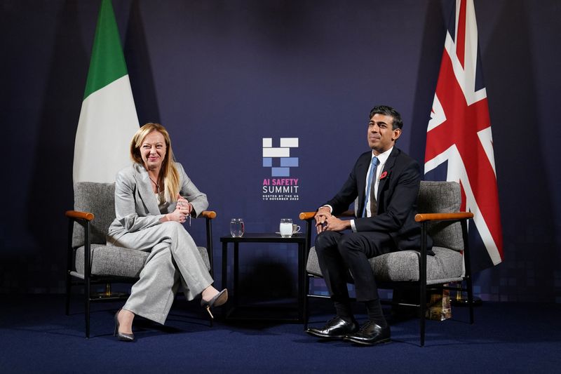 &copy; Reuters. FILE PHOTO: Britain's Prime Minister Rishi Sunak meets with Italy's Prime Minister Giorgia Meloni during the UK Artificial Intelligence (AI) Safety Summit at Bletchley Park in Milton Keynes, Buckinghamshire, Britain November 2, 2023.  Joe Giddens/Pool via