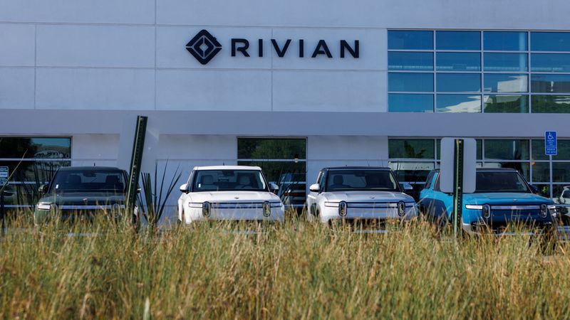 &copy; Reuters. FILE PHOTO: A Rivian Automotive Inc facility is pictured in Costa Mesa, California, U.S.,November 1, 2023.     REUTERS/Mike Blake/File Photo