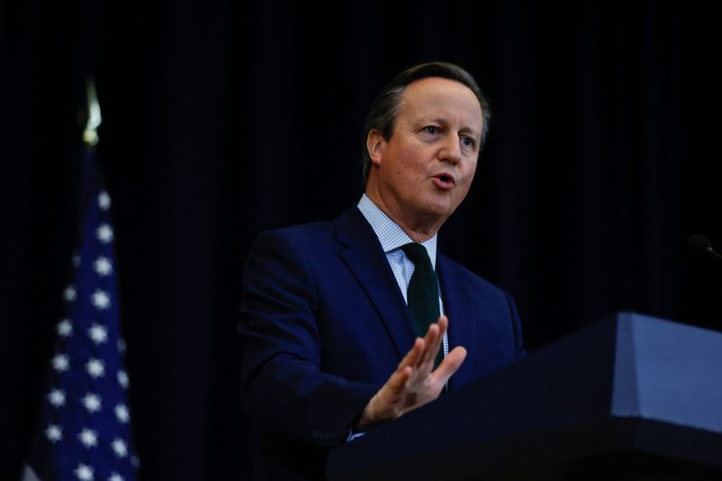 &copy; Reuters. FOTO DE ARCHIVO. El secretario de Relaciones Exteriores británico, David Cameron, habla durante una conferencia de prensa conjunta con el secretario de Estado de Estados Unidos, Antony Blinken, en el Departamento de Estado en Washington, Estados Unidos, 