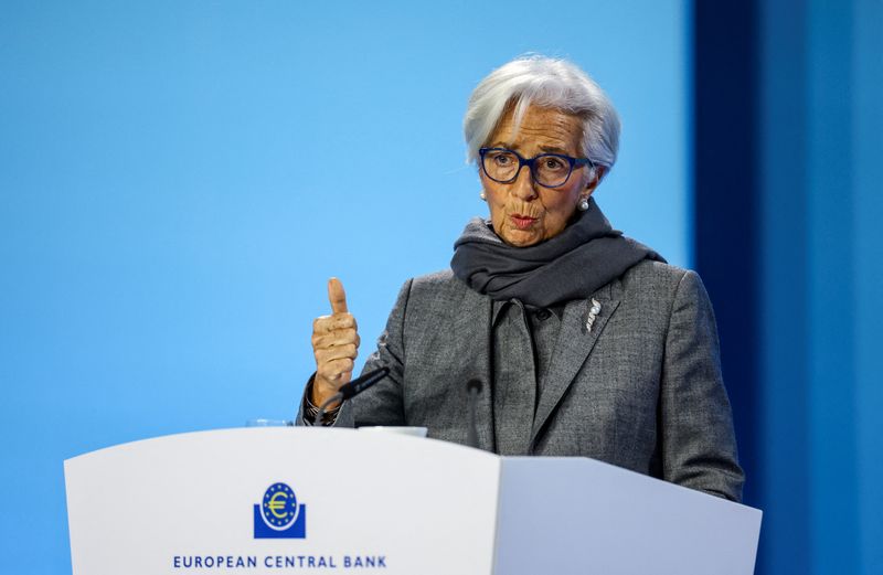 © Reuters. European Central Bank (ECB) President Christine Lagarde speaks to the media following the Governing Council's monetary policy meeting at the ECB headquarters in Frankfurt, Germany, December 14, 2023. REUTERS/Kai Pfaffenbach