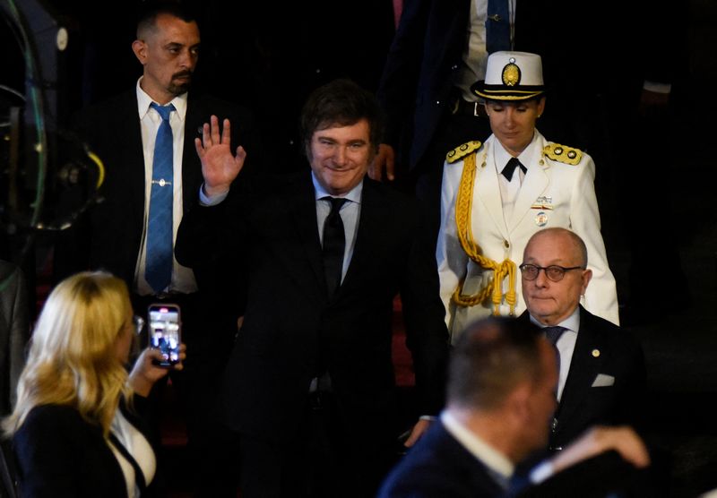 &copy; Reuters. FILE PHOTO: Argentina's President Javier Milei attends a gala at the Teatro Colon on the day of his inauguration, in Buenos Aires, Argentina December 10, 2023. REUTERS/Martin Cossarini/File Photo