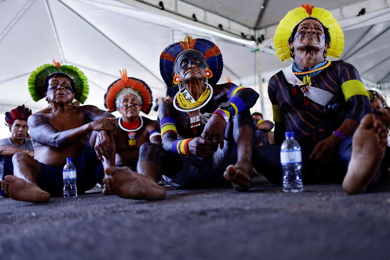 &copy; Reuters. Indígenas acompanham em Brasília sessão do STF sobre marco temporal
21/09/2023
REUTERS/Ueslei Marcelino