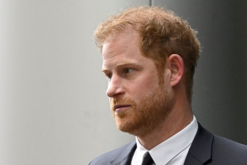&copy; Reuters. Britain's Prince Harry, Duke of Sussex walks outside the Rolls Building of the High Court in London, Britain June 6, 2023. REUTERS/Toby Melville/File Photo