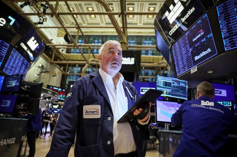 &copy; Reuters. Operador na bolsa de Nova York
20/10/2023.  REUTERS/Brendan McDermid/File photo