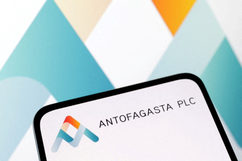 &copy; Reuters. FOTO DE ARCHIVO: El logo de Antofagasta Plc aparece en esta ilustración tomada el 10 de abril de 2023. REUTERS/Dado Ruvic/Ilustración/Archivo