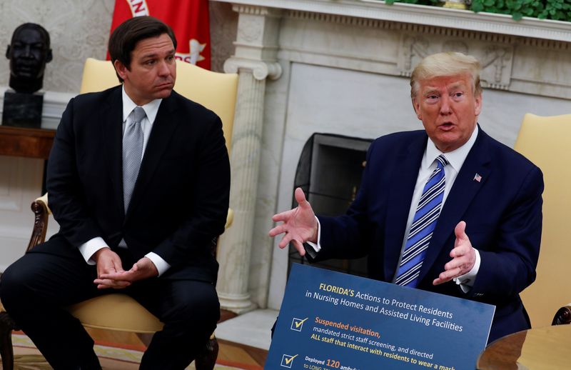 &copy; Reuters. U.S. President Donald Trump speaks about the coronavirus response during a meeting with Florida Governor Ron DeSantis in the Oval Office at the White House in Washington, U.S., April 28, 2020. REUTERS/Carlos Barria/ File Photo