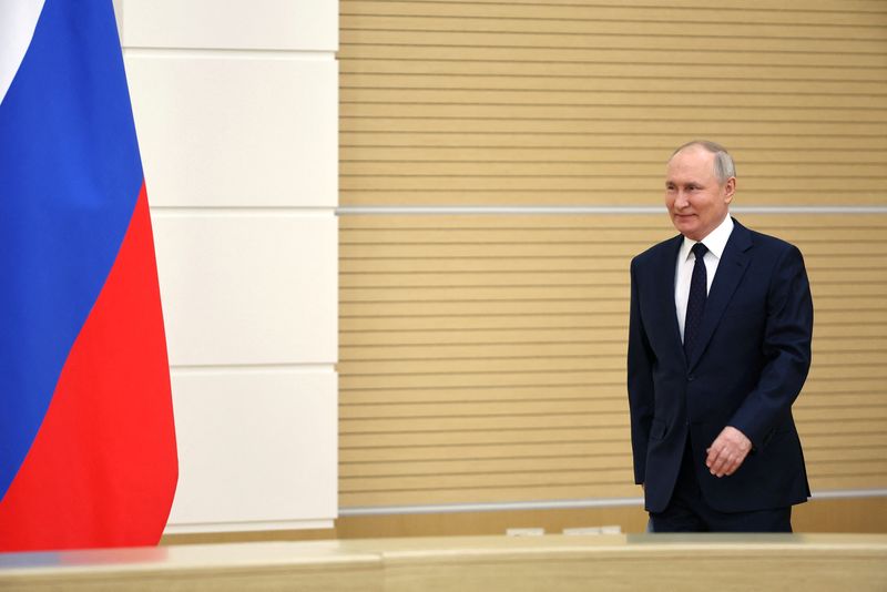 &copy; Reuters. الرئيس الروسي فلاديمير بوتين لدى حضوره اجتماعا في روسيا يوم 12 ديسمبر كانون الأول 2023. صورة حصلت عليها رويترز من وكالة سبوتنيك الروسية للأنبا