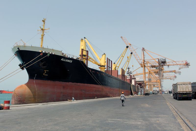 &copy; Reuters. A ship is docked at the Red Sea port of Hodeidah, Yemen, March 23, 2017. REUTERS/Abduljabbar Zeyad/file photo