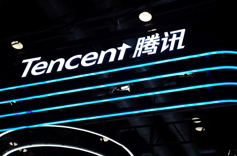 &copy; Reuters. Imagen de archivo del logo de Tencent en una feria internacional en Pekín, China. 4 septiembre 2020. REUTERS/Tingshu Wang