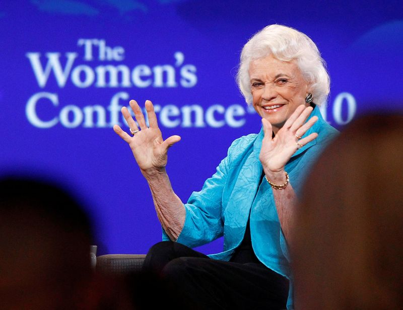 &copy; Reuters. FILE PHOTO: Retired Supreme Court Justice Sandra Day O'Connor speaks during the lunch session of The Women's Conference in Long Beach, California October 26, 2010.  REUTERS/Mario Anzuoni/File Photo