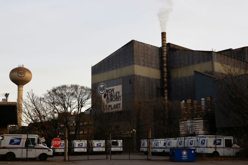 © Reuters. FILE PHOTO: U.S. Steel Edgar Thompson Works is seen in Braddock, Pennsylvania, U.S. November 4, 2022. REUTERS/Quinn Glabicki/File Photo