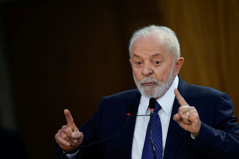 &copy; Reuters. Presidente Luiz Inácio Lula da Silva discursa durante cerimônia no Palácio do Planalto
12/12/2023 REUTERS/Adriano Machado