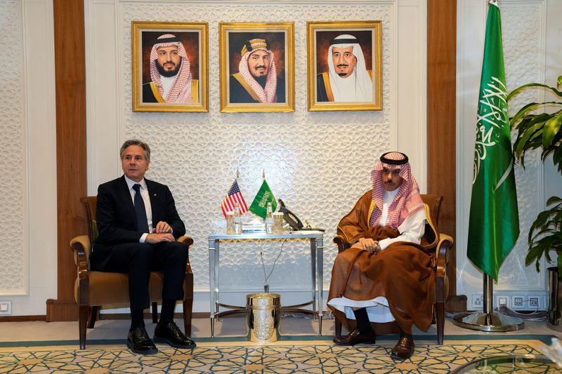 &copy; Reuters. وزير الخارجية الأمريكي أنتوني بلينكن يلتقي نظيره السعودي الأمير فيصل بن فرحان في الرياض يوم 14 أكتوبر تشرين الأول 2023. صورة لرويترز من ممثل لو