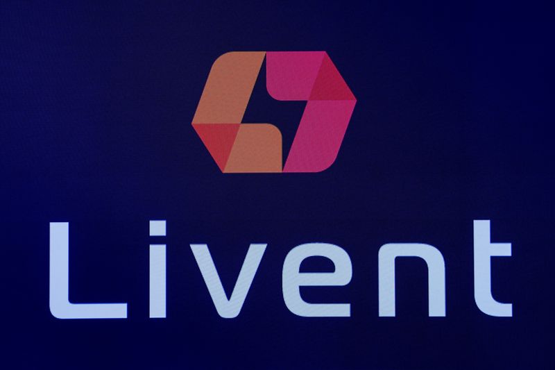 © Reuters. FILE PHOTO: The company logo for lithium producer Livent Corp is displayed on a screen at the New York Stock Exchange (NYSE) during  the company's IPO in New York, U.S., October 11, 2018. REUTERS/Brendan McDermid/File Photo