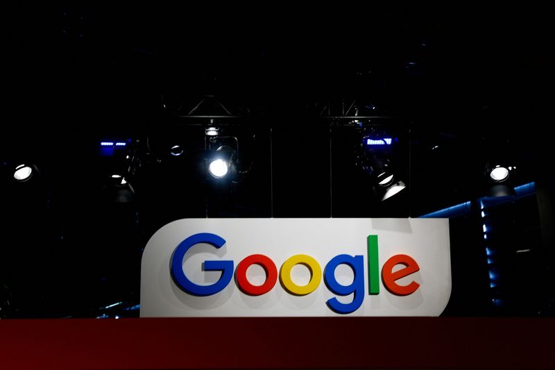 &copy; Reuters. Le logo de Google est visible lors de la conférence Viva Technology dédiée à l'innovation et aux startups au parc des expositions de la Porte de Versailles à Paris, en France. /Photo prise le 14 juin 2023/REUTERS/Gonzalo Fuentes