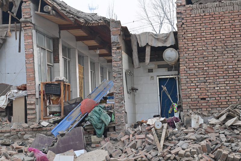 &copy; Reuters. Vue des décombres et des bâtiments endommagés dans la ville de Dahejia après le tremblement de terre dans le comté de Jishishan, province de Gansu, en Chine. /Image diffusée le 19 décembre 2023/REUTERS/cnsphoto