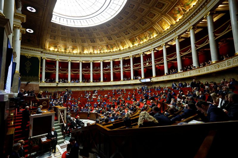 © Reuters. A general view shows the hemicycle during the questions to the government session at the National Assembly ahead of a vote by members of parliament on immigration bill in Paris, France, December 19, 2023.  REUTERS/Sarah Meyssonnier