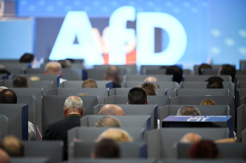 &copy; Reuters. Membros do AfD sentam-se em cabines de votação no dia da assembleia eleitoral europeia de 2023 do Alternativa para a Alemanha (AfD) em Magdeburgo, Alemanha
29/07/2023
REUTERS/Annegret Hilse
