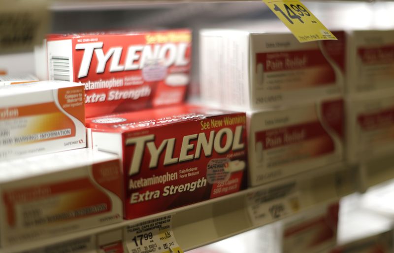 &copy; Reuters. Tylenol brand pain relief medicine is seen on display at the Safeway store in Wheaton, Maryland February 13, 2015.    REUTERS/Gary Cameron/ File Photo
