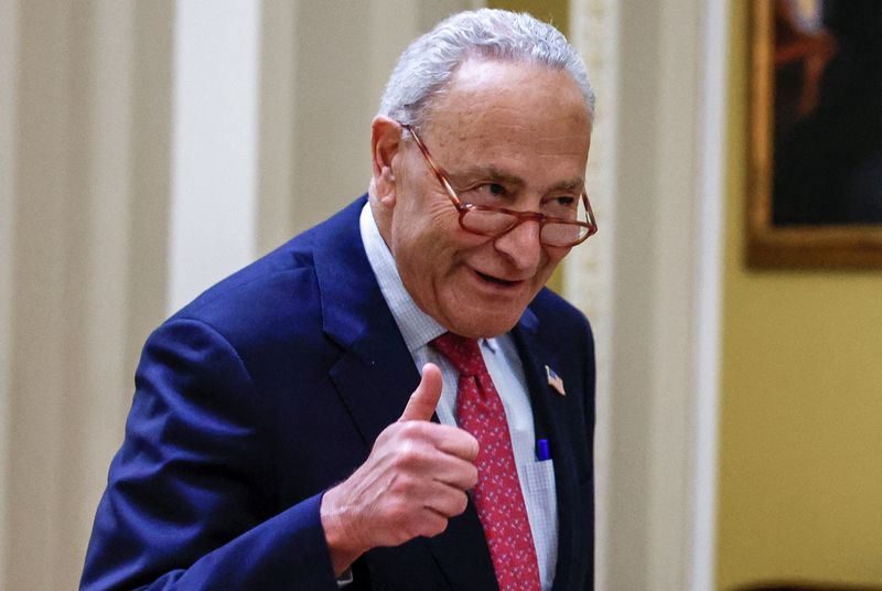 © Reuters. FILE PHOTO: U.S. Senate Majority Leader Chuck Schumer (D-NY) gives a thumbs up after passing bipartisan legislation that lifts the debt ceiling, averting what would have been a first-ever default, on Capitol Hill in Washington, U.S., June 1, 2023. REUTERS/Evelyn Hockstein/File Photo