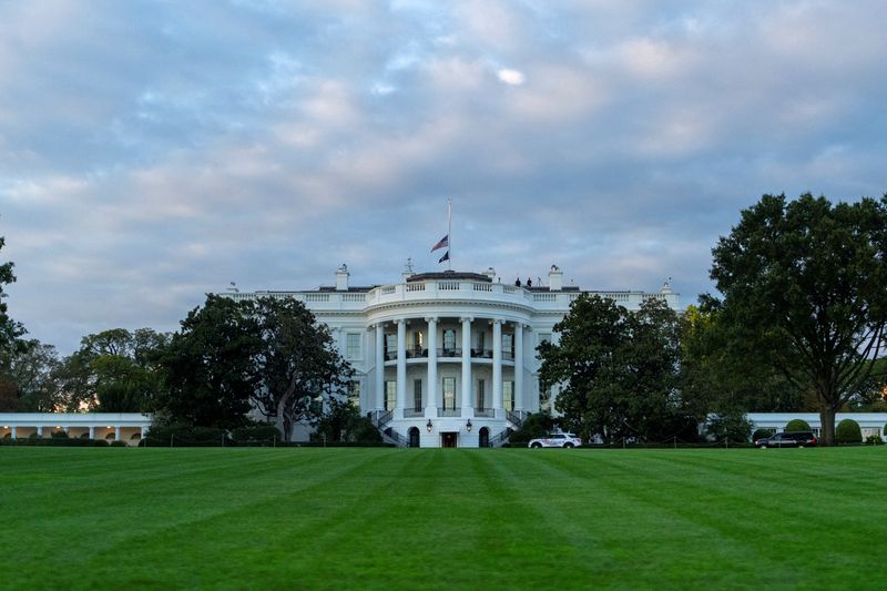 &copy; Reuters. Panoramica della Casa Bianca a Washington. REUTERS/Ken Cedeno