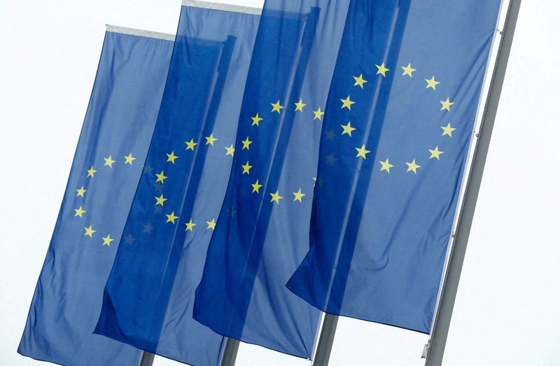 &copy; Reuters. Diverse bandiere dell'Unione europea a Francoforte, Germania. REUTERS/Ralph Orlowski