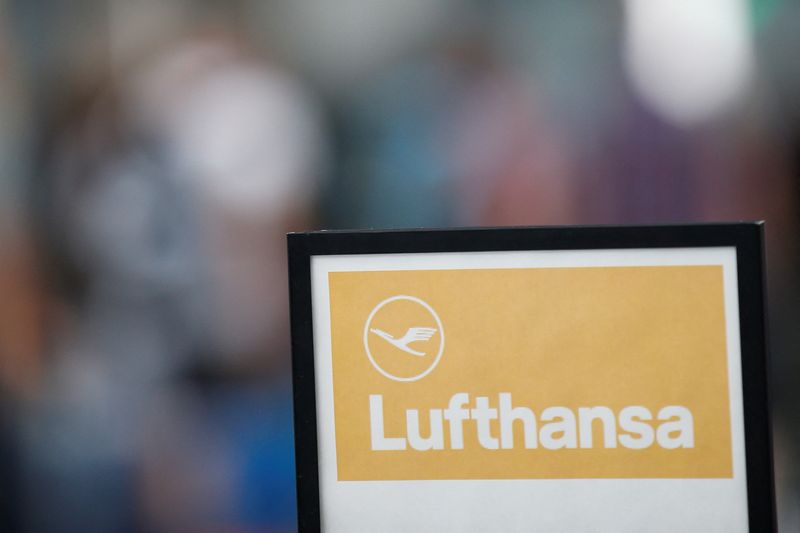 &copy; Reuters. Le logo de Lufthansa. /Photo prise le 27 juillet 2022/REUTERS/Michaela Rehle