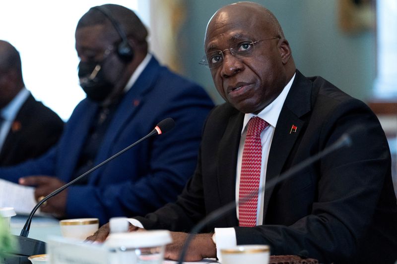 Angola's OPEC exit opens way for more Chinese investment