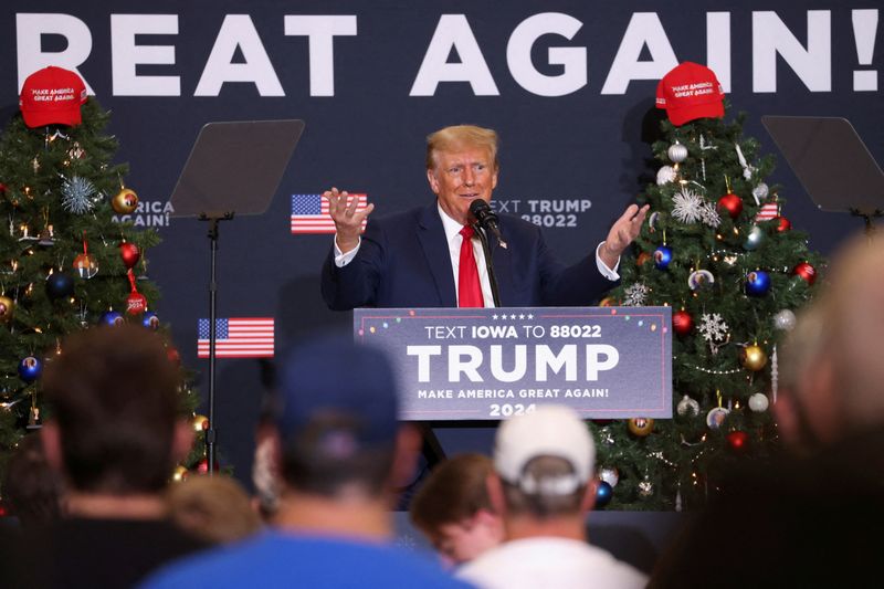 &copy; Reuters. Republican presidential candidate and former U.S. President Donald Trump attends a campaign event in Waterloo, Iowa, U.S. December 19, 2023. REUTERS/Scott Morgan/ File Photo