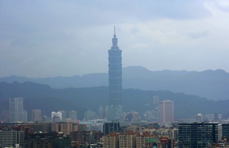 &copy; Reuters. Vue d'ensemble de Taipei, en Taïwan. /Photo prise le 22 novembre 2007/REUTERS/Nicky Loh 