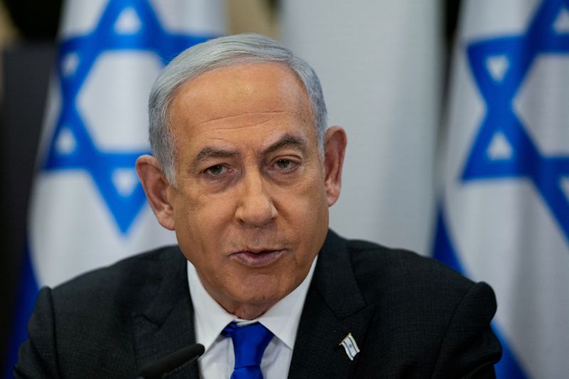 &copy; Reuters. رئيس الوزراء الإسرائيلي بنيامين نتنياهو خلال اجتماع في تل أبيب بإسرائيل يوم الأحد. صورة لرويترز من ممثل لوكالات الأنباء.