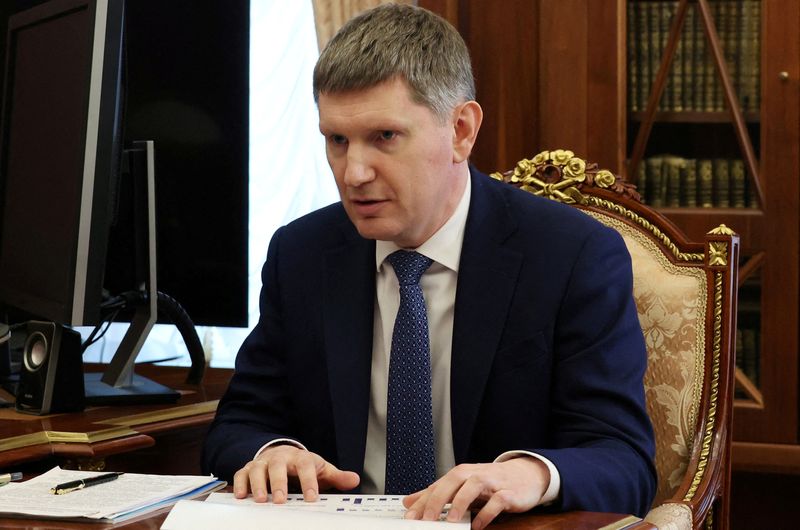 &copy; Reuters. FILE PHOTO: Russian Economic Development Minister Maxim Reshetnikov attends a meeting with Russian President Vladimir Putin at the Kremlin in Moscow, Russia May 4, 2023. Sputnik/Mikhail Klimentyev/Kremlin via REUTERS/File Photo