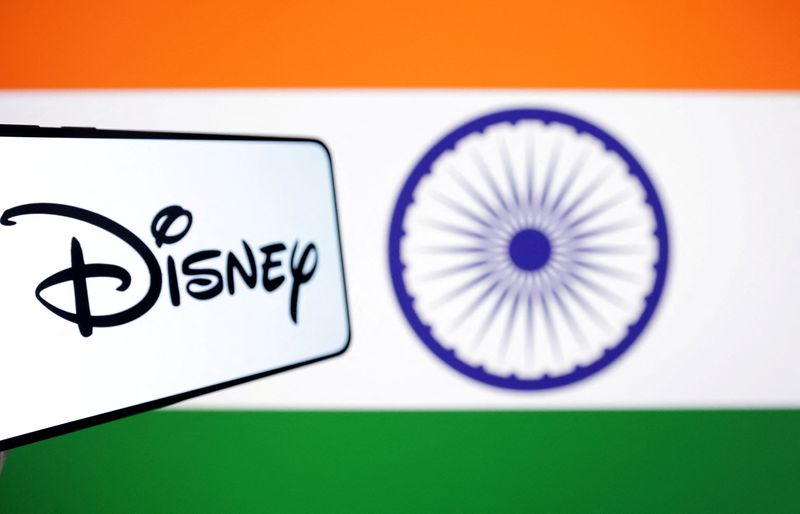 &copy; Reuters. 　１２月２６日、インドの大手財閥リライアンス・インダストリーズと米メディア・娯楽大手ウォルト・ディズニーが、インドのメディア事業統合に向けた拘束力のない契約書に署名した。