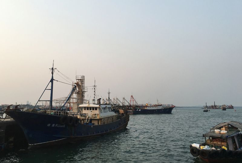 &copy; Reuters. Barcos de pesca na província de Hainan, na China
07/04/2016
REUTERS/Megha Rajagopalan
