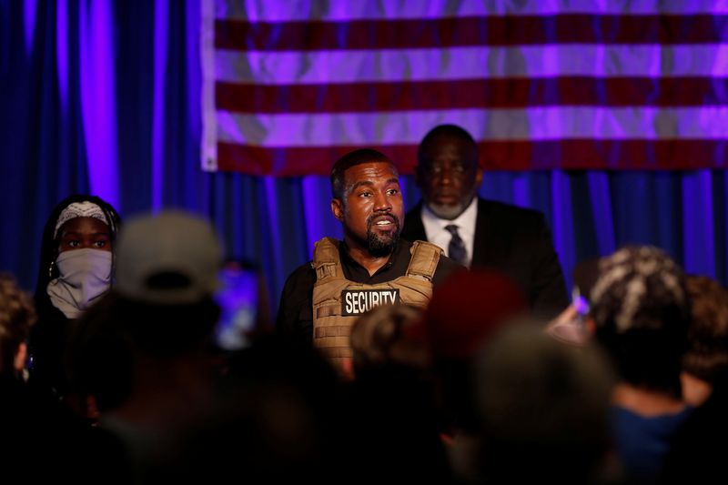 © Reuters. Rapper Kanye West holds his first rally in support of his presidential bid in North Charleston, South Carolina, U.S. July 19, 2020.  REUTERS/Randall Hill