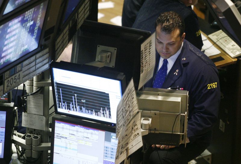 &copy; Reuters. Des traders à la bourse de New York. /Photo prise le 15 février 2007/REUTERS/Keith Bedford 